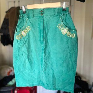 Vintage green small pencil skirt with embroidery and beading